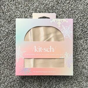 Kitsch Satin Pillowcases in Soft Gold